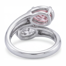 Afbeelding in Gallery-weergave laden, Labgekweekte roze diamant 1,75 karaat ovale bypass-ring 14k witgoud
