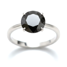 Afbeelding in Gallery-weergave laden, Zwarte diamanten sieraad - 5 karaat echte ronde solitaire gladde ring in 14k witgoud
