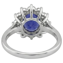 Afbeelding in Gallery-weergave laden, 11.75 Ct Blauwe Tanzaniet met Natuurlijke uit de aarde gewonnen Diamanten Trouw Cluster Ring 14K Witgoud
