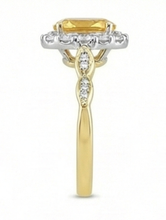 Afbeelding in Gallery-weergave laden, 14,75 karaat ovaal geslepen Citrien en diamanten trouwring geel goud
