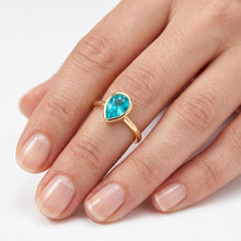 Afbeelding in Gallery-weergave laden, 1,25 karaat Paraiba Toermalijn Edelsteen Ring in 14K Geelgoud
