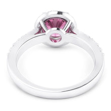 Afbeelding in Gallery-weergave laden, 1,25 karaat Ronde roze saffier solitaire met accent verlovingsring
