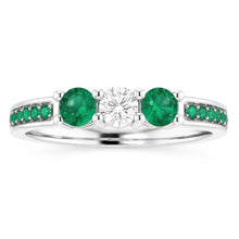 Afbeelding in Gallery-weergave laden, 1,50 karaat smaragd en Natuurlijke echte diamanten ( niet in een laboratorium gekweekt ) ring wit goud 14K
