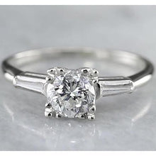 Afbeelding in Gallery-weergave laden, 1,50 Karaat Ronde Natuurlijk Diamanten Ring Met Drie Stenen Stokbrood Wit Goud 14K

