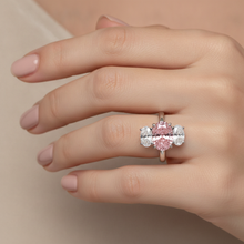 Afbeelding in Gallery-weergave laden, Roze verlovingsring 2,5 karaat labgekweekte ovale diamant driesteens 14k witgoud
