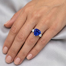 Afbeelding in Gallery-weergave laden, 2.50 ct. Ceylon blauwe saffier triljoen Natuurlijke echte diamanten ( niet in een laboratorium gekweekt ) 3-stenen ring
