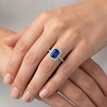 Afbeelding in Gallery-weergave laden, 2.70 karaat blauwe smaragd geslepen saffier met Natuurlijke echte diamanten ( niet in een laboratorium gekweekt ) ring 14K witgoud
