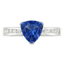 Afbeelding in Gallery-weergave laden, echte round saffier 2karaat ring close-up detail
