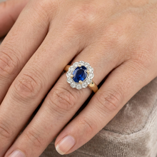 Afbeelding in Gallery-weergave laden, 2.25 ct. Sri Lanka Sapphire Diamonds Halo Ring Two Tone Nieuw
