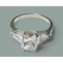 Afbeelding in Gallery-weergave laden, 2.60 Ct Radiant Echt Diamant Three Stone Style Ring Sieraden Nieuw
