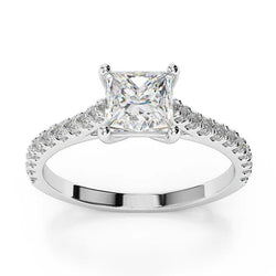 Trouwring met 2.60 Karaat Prinsesslijpsel Solitaire en Accent uit de aarde gewonnen Diamanten
