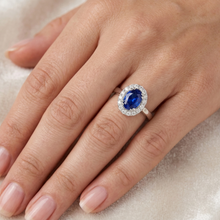 Afbeelding in Gallery-weergave laden, echte round saffier 2.65karaat ring met diamantaccenten
