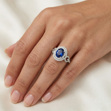 Afbeelding in Gallery-weergave laden, echte round saffier 2.75karaat ring met diamantaccenten
