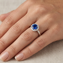 Afbeelding in Gallery-weergave laden, echte round saffier 2karaat ring op wit
