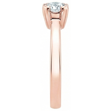 Afbeelding in Gallery-weergave laden, 3.01 Ct. Ronde uit de aarde gewonnen Diamanten Solitaire Verlovingsring
