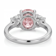 Afbeelding in Gallery-weergave laden, Labgekweekte roze diamant 3,5 karaat ovale driesteensring 14K witgoud
