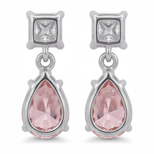 Afbeelding in Gallery-weergave laden, Roze diamanten oorbellen 3,5 karaat labgekweekte peervormige solitaire 14K witgoud

