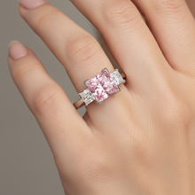 Afbeelding in Gallery-weergave laden, Roze diamanten ring 3,5 karaat labgekweekt prinses drie stenen 14K witgoud
