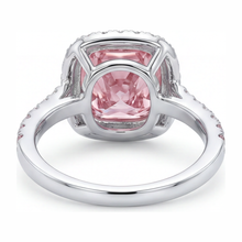 Afbeelding in Gallery-weergave laden, Labgekweekte roze diamant 3,75 karaat kussenvormige halo ring 14K witgoud
