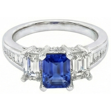 Afbeelding in Gallery-weergave laden, 3 Stone Emerald Diamond Blue Sapphire Ring Channel Set accenten 3 karaat
