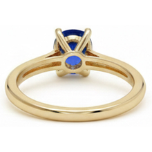 Afbeelding in Gallery-weergave laden, 3 karaat ronde solitaire ring Sri Lankaanse saffier geel goud 14K
