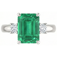 Afbeelding in Gallery-weergave laden, Drie Steen 15.50 Ct. Groene Smaragd GIA Met Natuurlijke uit de aarde gewonnen Diamanten Ring Prong Gezet WG 14K
