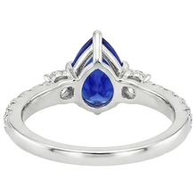 Afbeelding in Gallery-weergave laden, 3 stenen ring met accenten peer blauwe saffier en Natuurlijke echte diamanten ( niet in een laboratorium gekweekt ) 3,50 karaat
