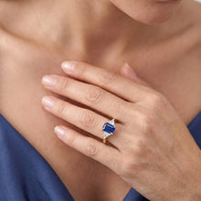 Afbeelding in Gallery-weergave laden, 3 stenen smaragd blauwe saffier ring met biljoen Natuurlijke echte diamant ( niet in het laboratorium gekweekt )en 2,50 karaat
