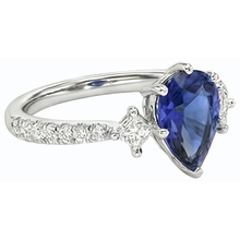 Afbeelding in Gallery-weergave laden, 3 stenen stijl Ceylon saffier ring met Natuurlijke echte diamant ( niet in het laboratorium gekweekt )en accenten 2,50 karaat
