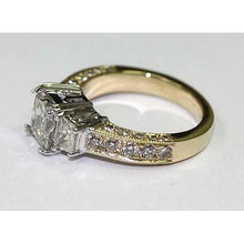 Afbeelding in Gallery-weergave laden, 3.66 Karaat Vintage Stijl Drie Stenen Echt Diamanten Ring Tweekleurig 14K
