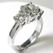 Afbeelding in Gallery-weergave laden, 3 Stenen Grote Ronde Echt Diamanten Ring Fijne Sieraden 5 Karaat 14K Witgoud
