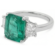 Afbeelding in Gallery-weergave laden, 4.25 Karaat Groene Smaragd GIA Natuurlijke uit de aarde gewonnen Diamanten Drie Stenen Ring Witgoud 14K Nieuw
