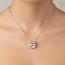 Afbeelding in Gallery-weergave laden, Roze diamanten ketting 4,5 karaat labgekweekt radiant Halo pavé kathedraal hanger 14K Witgoud

