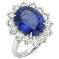 Ring met 4.60 Karaat Sri Lankaanse Saffier en Natuurlijke uit de aarde gewonnen Diamanten 14K Witgoud