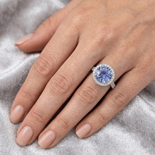 Afbeelding in Gallery-weergave laden, 4.86 Karaat Rond Geslepen Ceylonese Saffier Natuurlijke uit de aarde gewonnen Diamanten Ring Witgoud 14K
