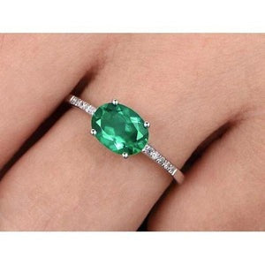 4,25 ct groen ovaal geslepen Groente smaragd met diamanten ring goud