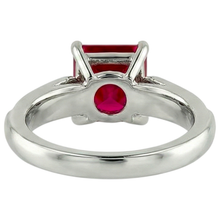 Afbeelding in Gallery-weergave laden, Ring met 4.40 Karaat Princess Rode Robijn en Sprankelende Natuurlijke uit de aarde gewonnen Diamanten Goud 14K

