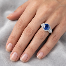 Afbeelding in Gallery-weergave laden, echte round saffier 5.30karaat ring met diamantaccenten
