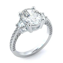 Afbeelding in Gallery-weergave laden, 5 Karaat Ovaal Geslepen Echt Diamant Drie Stenen Trouwring Wit Goud 14K
