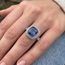 Afbeelding in Gallery-weergave laden, 5,01 Karaat Blauwe Saffier Kussen Halo Natuurlijke uit de aarde gewonnen Diamanten Ring Sieraden
