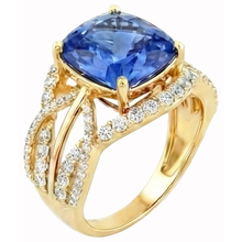 Afbeelding in Gallery-weergave laden, 6.01 Ct. Kussen Sri Lanka Blauwe Saffier En Natuurlijke uit de aarde gewonnen Diamanten Geelgoud 14K
