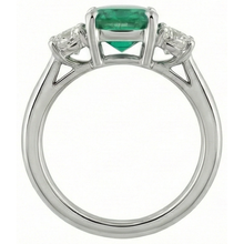 Afbeelding in Gallery-weergave laden, 6.50 Carats Green Cushion &amp; Diamond 3 Stone Ring White Gold 14K
