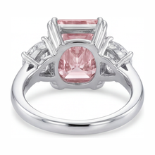 Afbeelding in Gallery-weergave laden, Labgekweekte roze diamanten ring 6 karaat radiantgeslepen driesteens glad 14k witgoud
