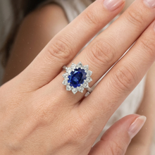 Afbeelding in Gallery-weergave laden, echte round saffier 6karaat ring op wit
