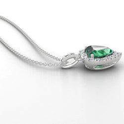 7,60 karaat hartgeslepen groene smaragd en ronde diamanten edelsteenketting