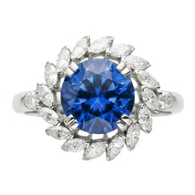Afbeelding in Gallery-weergave laden, Ring met 8.25 Karaat Grote Sri Lanka Kleursaffier en Marquise IGI GECERTIFICEERDE Diamanten

