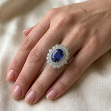 Afbeelding in Gallery-weergave laden, 8.50 Karaat Blauwe Saffier Natuurlijke uit de aarde gewonnen Diamanten Trouwring Witgoud 14K
