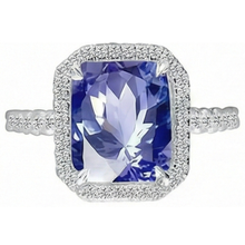 Afbeelding in Gallery-weergave laden, 8.81 Karaat Radiant Ceylonese Kleur Saffier En IGI GECERTIFICEERDE Diamanten Verlovingsring
