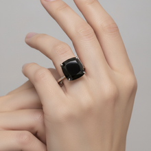 Afbeelding in Gallery-weergave laden, Zwarte diamant verlovingsring 5 karaat natuurlijk kussengeslepen solitair glad 14K Witgoud
