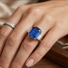 Afbeelding in Gallery-weergave laden, 8 Karaat Blauwe Saffier En IGI GECERTIFICEERDE Diamanten Ring
